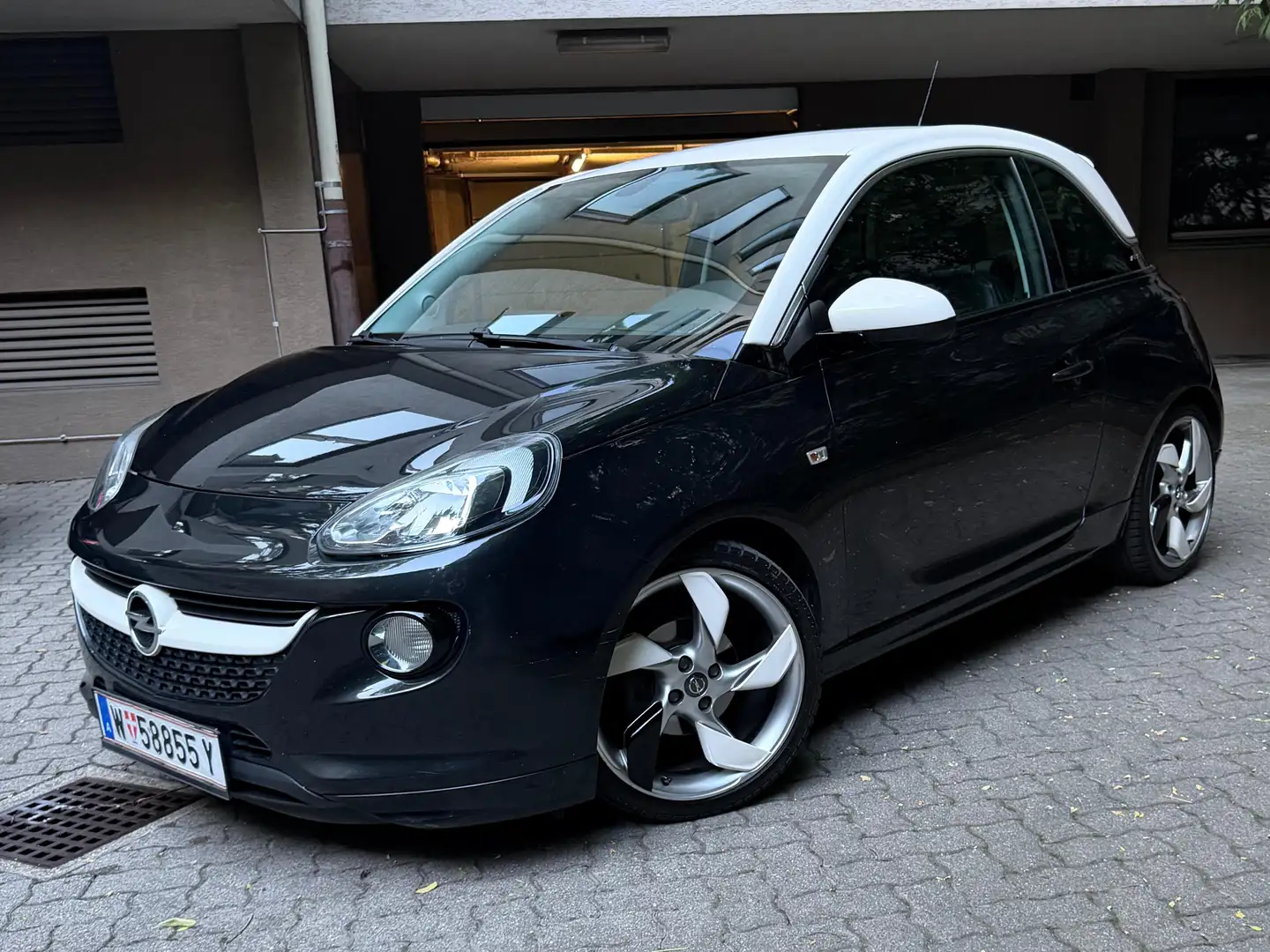 Opel Adam Adam 1,0 Turbo Glam ecoFLEX Direct Injection Start/Stop Glam Schwarz - 2