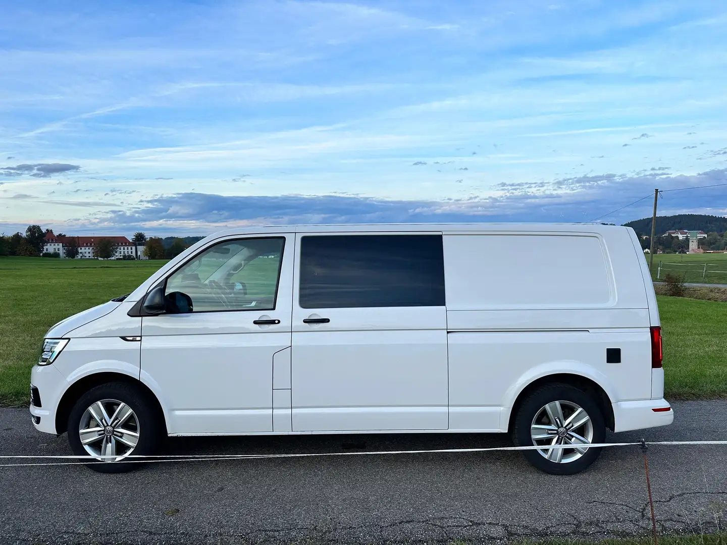 Volkswagen T6 Caravelle Transporter T6 TDI BMT 4MOTION Lang 4MOTION Comfor Blanco - 1