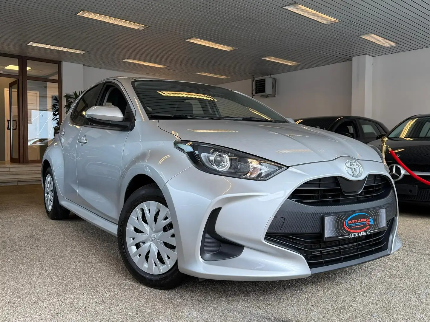 Toyota Yaris 1.0*27.000KM*CARPLAY*CAMERA*GARANTIE TOYOTA 10ANS - 2
