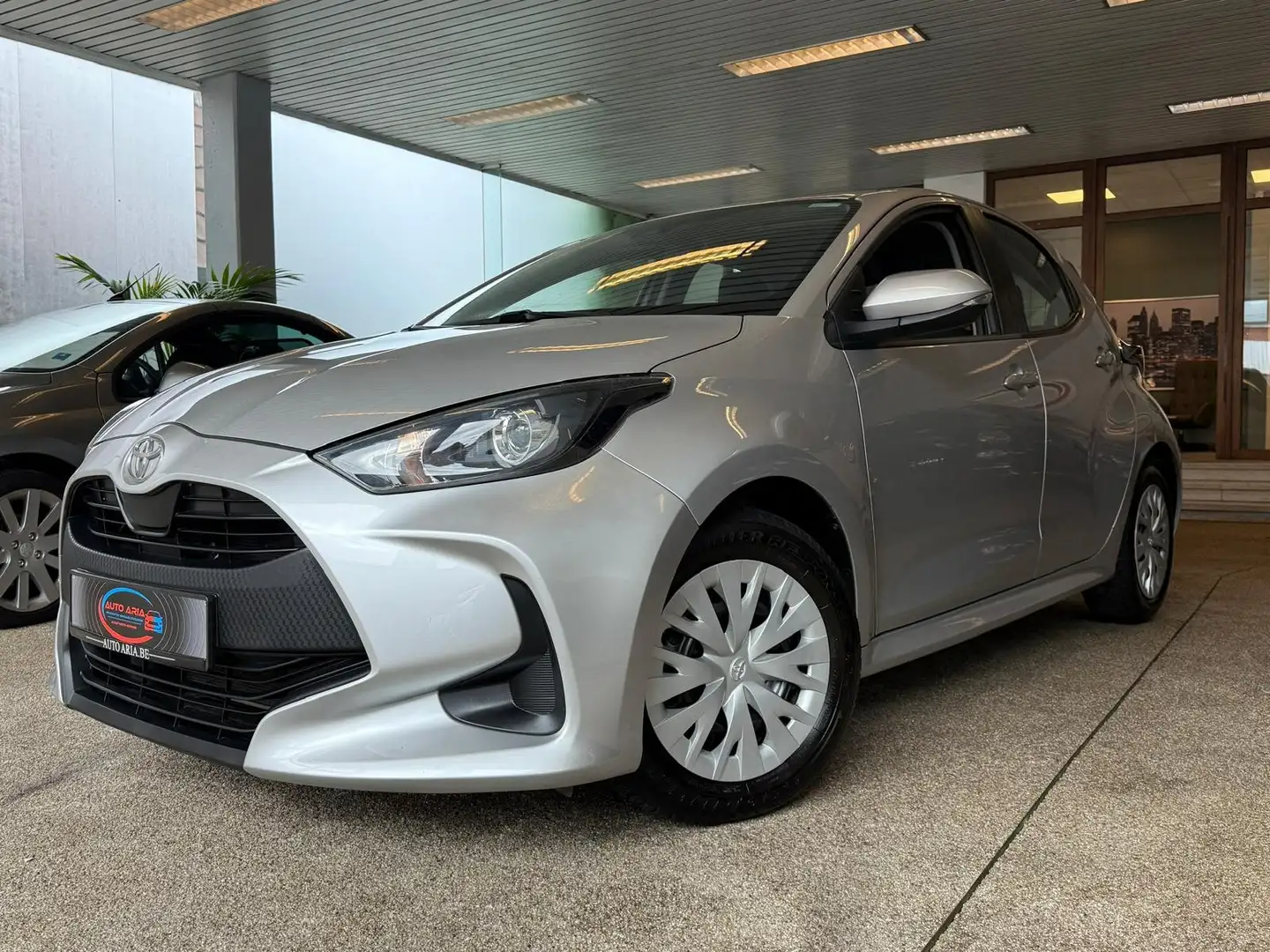 Toyota Yaris 1.0*27.000KM*CARPLAY*CAMERA*GARANTIE TOYOTA 10ANS - 1