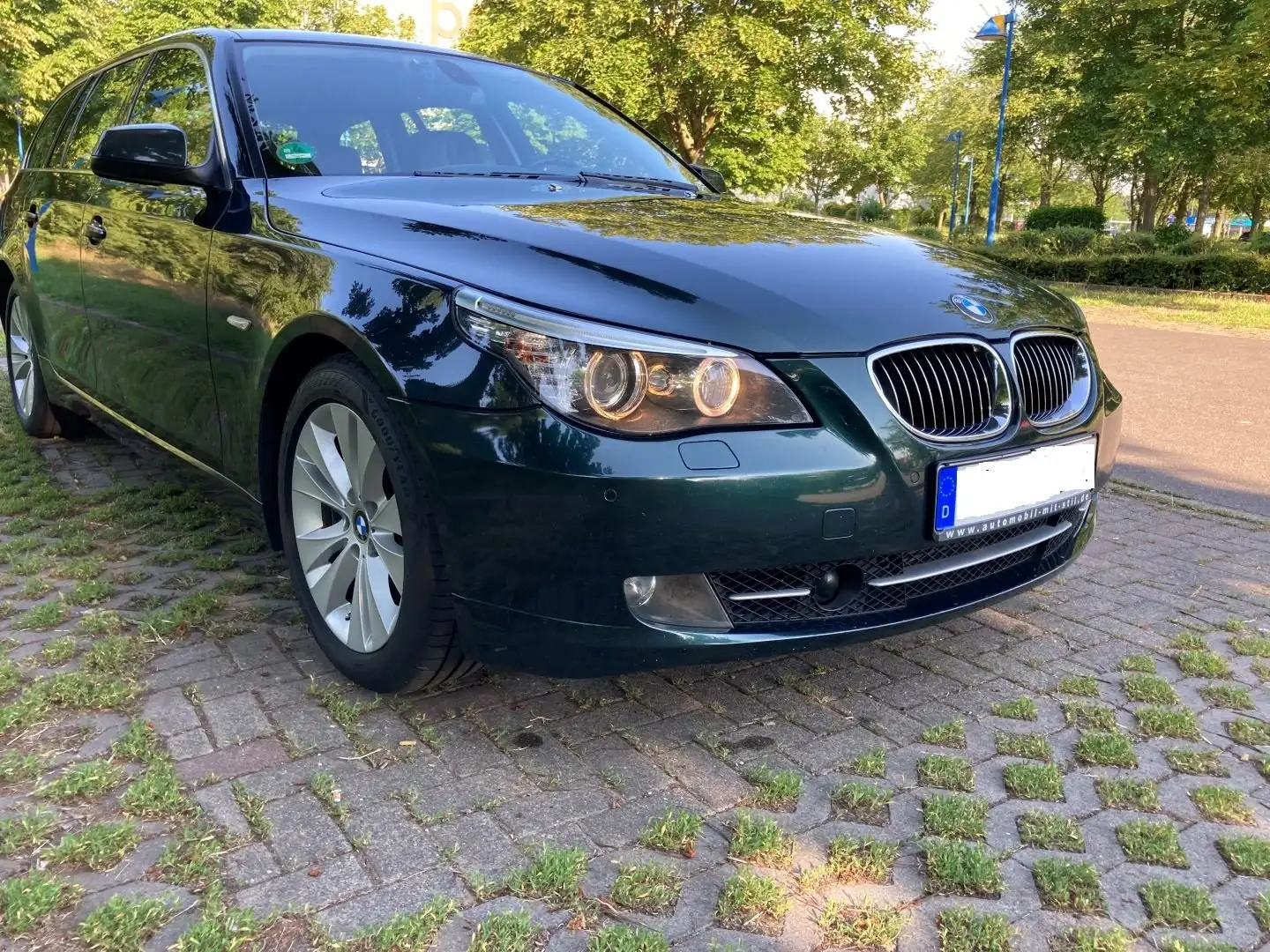 BMW 530 BMW 530dA Touring Edition Exclusive, ACC, HUD, AHK Zelená - 2