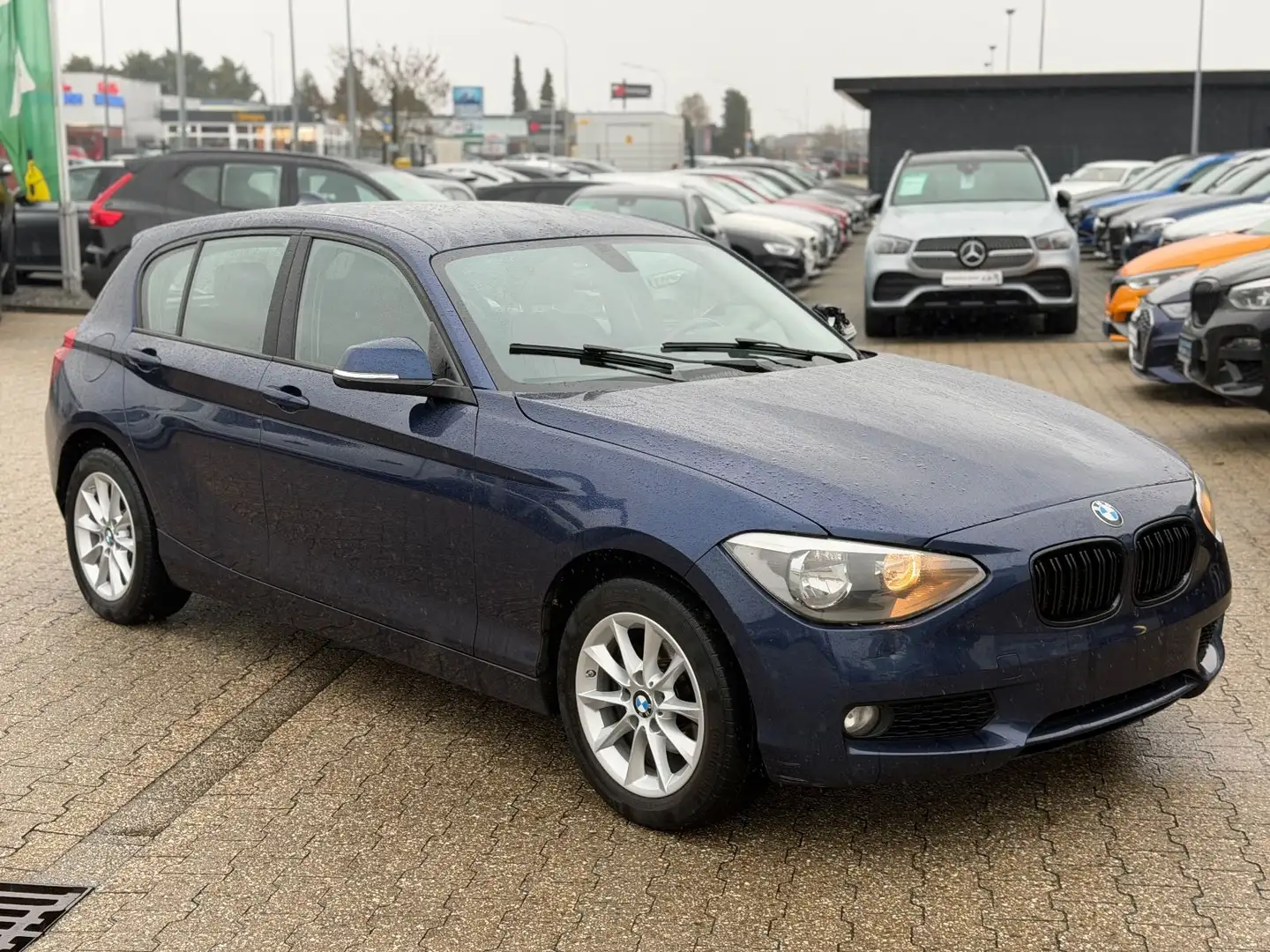 BMW 116 d Limousine 5-trg. Blau - 2