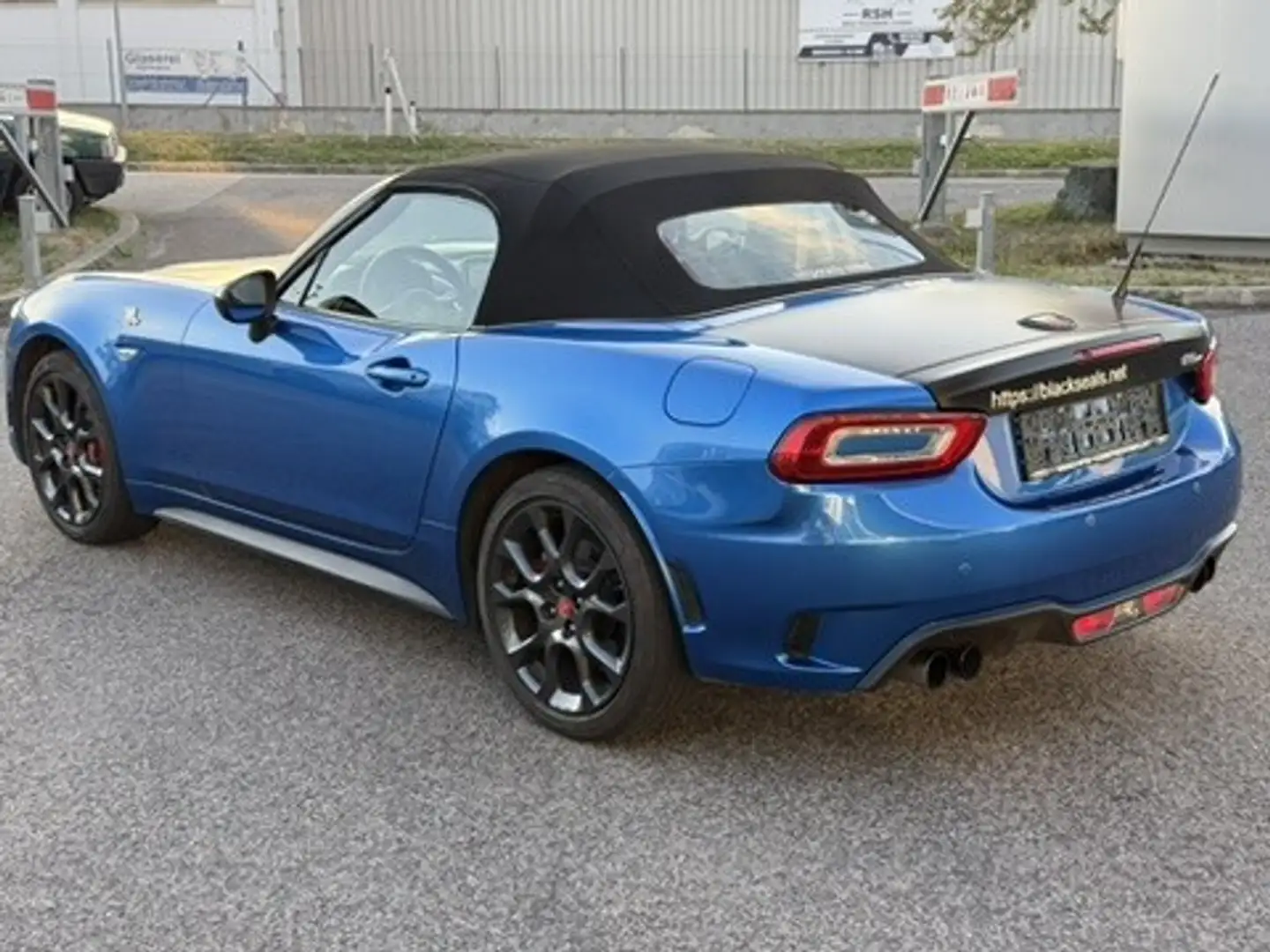 Abarth 124 Spider Abarth 124 Spider Aut. Blau - 2