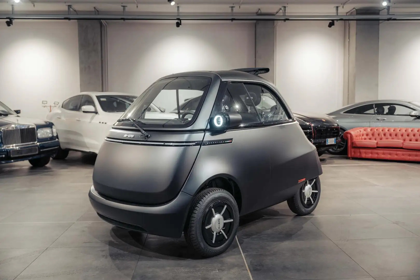 Micro Microlino Competizione 14 kWh Černá - 1