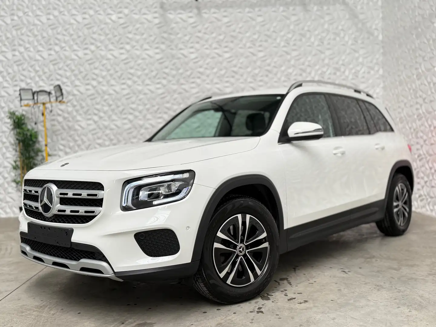 Mercedes-Benz GLB 180 d Business Line Automatique Blanc - 1