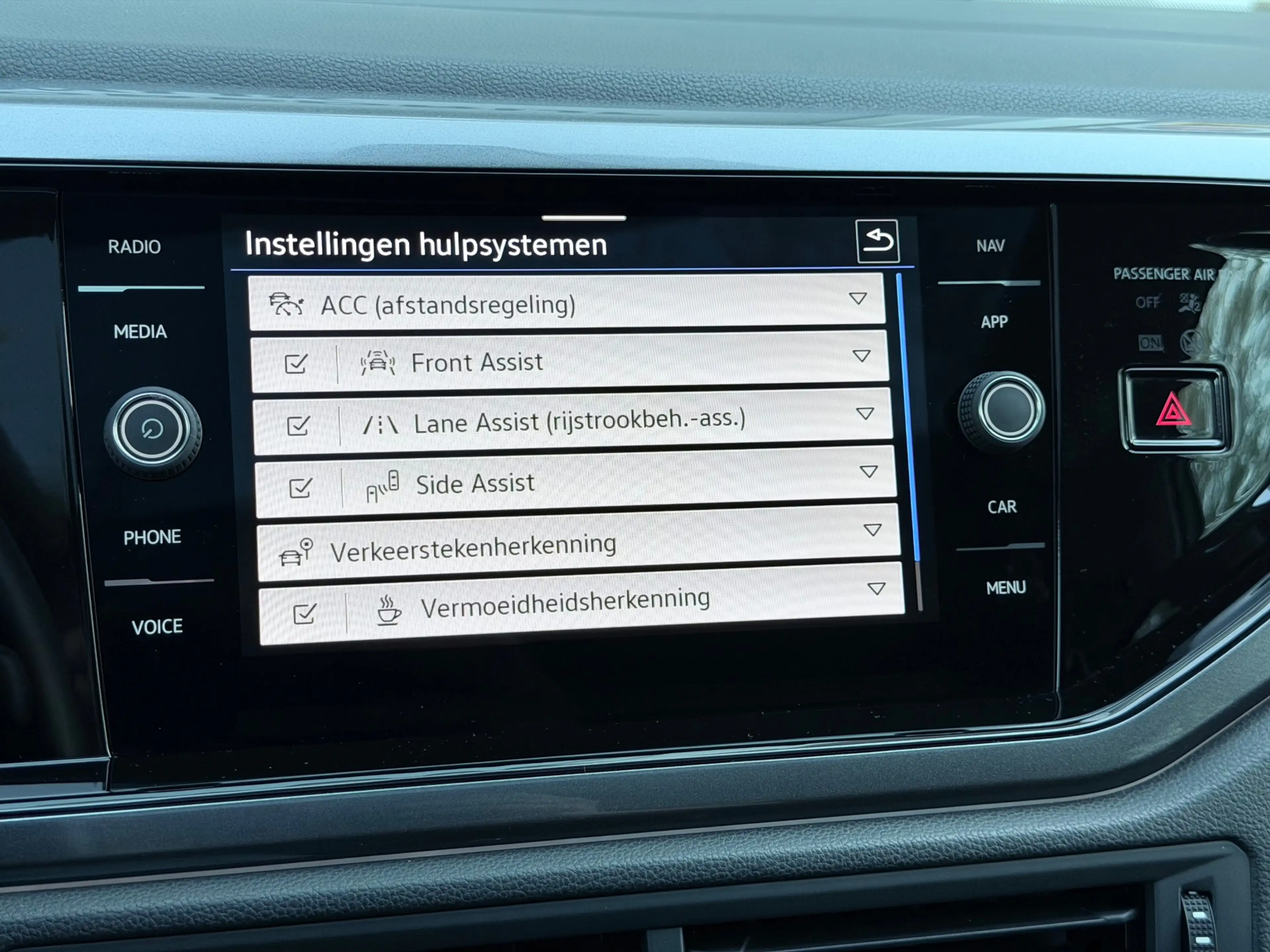 Volkswagen Taigo 1.5 TSI Style Pano/Beats/Camera — photo 21
