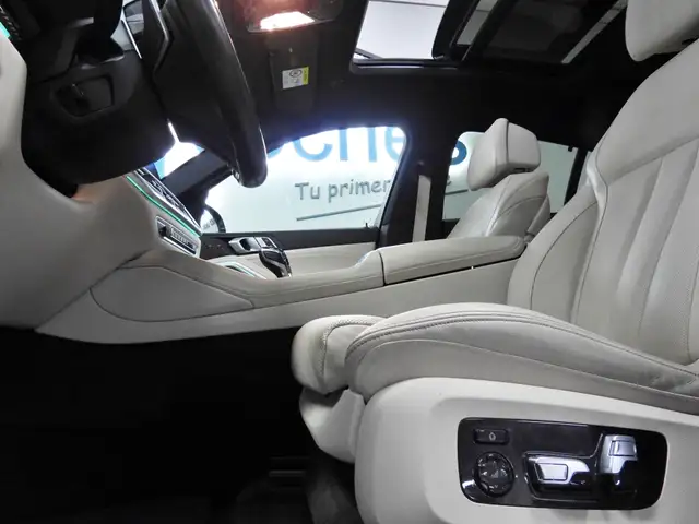 BMW X6 view 11