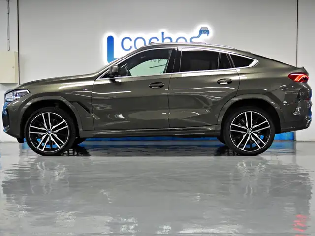 BMW X6 view 2