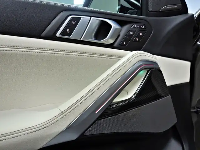 BMW X6 view 13
