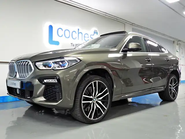 BMW X6 view 4