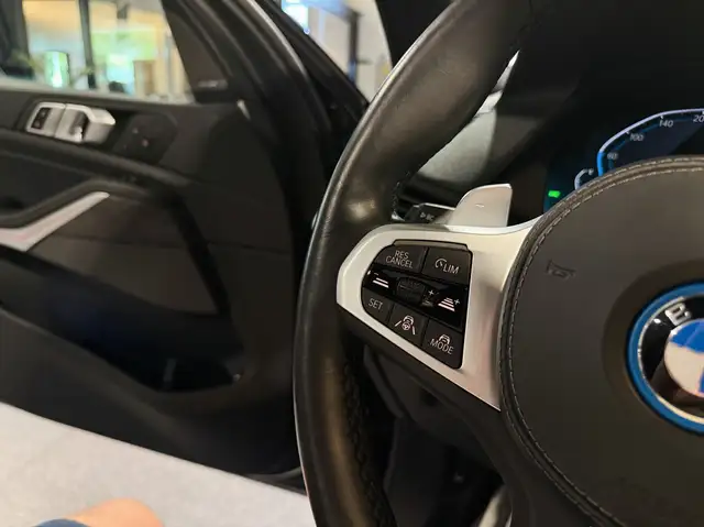 BMW X5 view 25