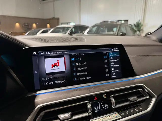 BMW X5 Xdrive45e view 11