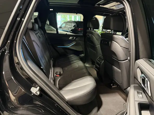 BMW X5 Xdrive45e view 10