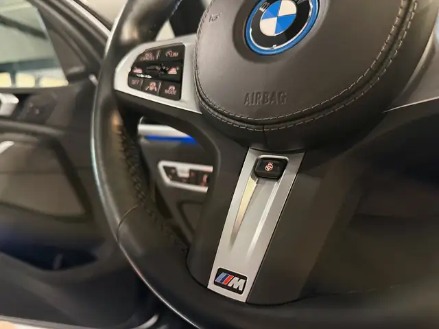BMW X5 Xdrive45e view 13