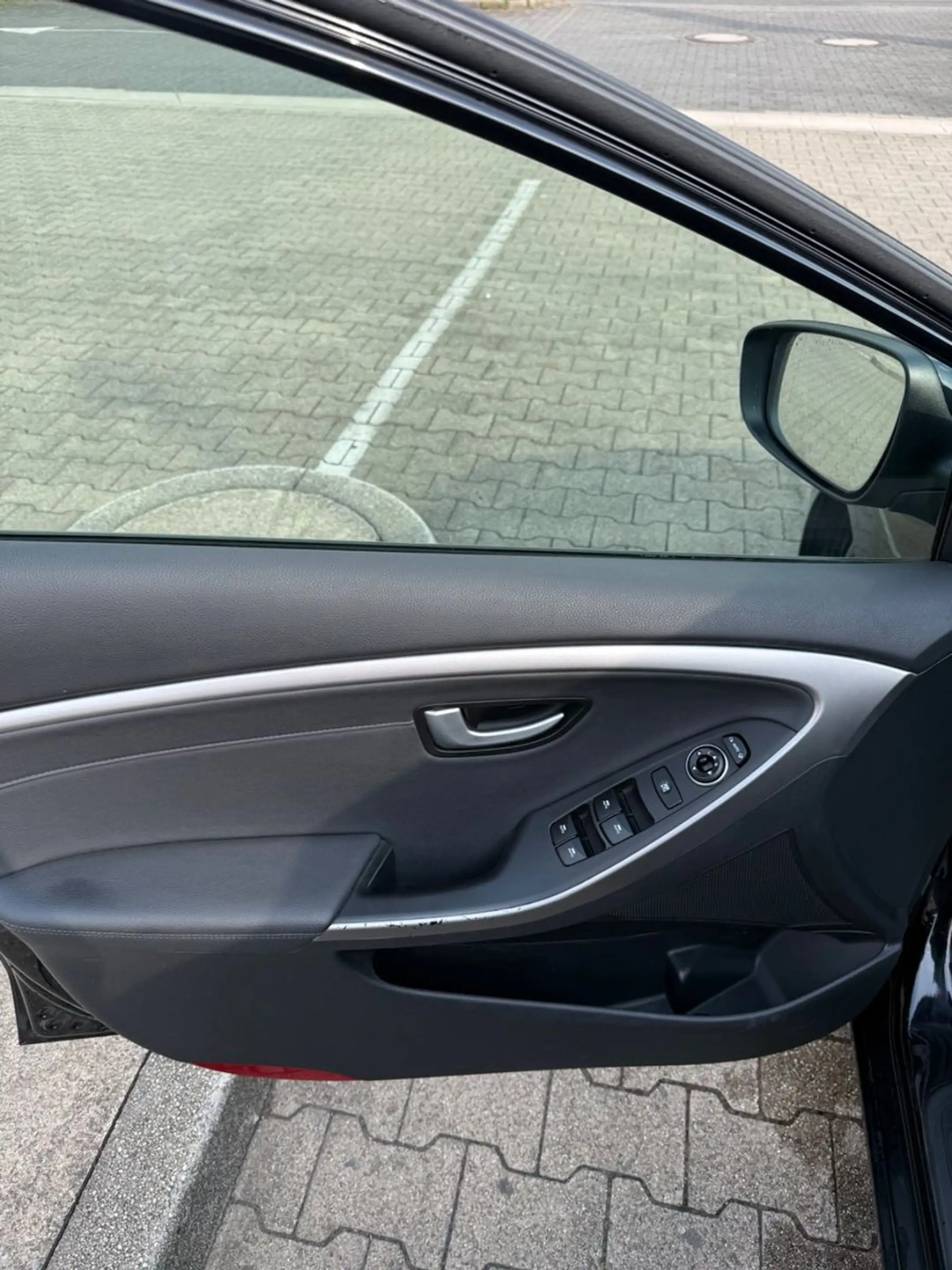 Hyundai i30 AUTO i30 Trend LEDER PANO SHZ — photo 12