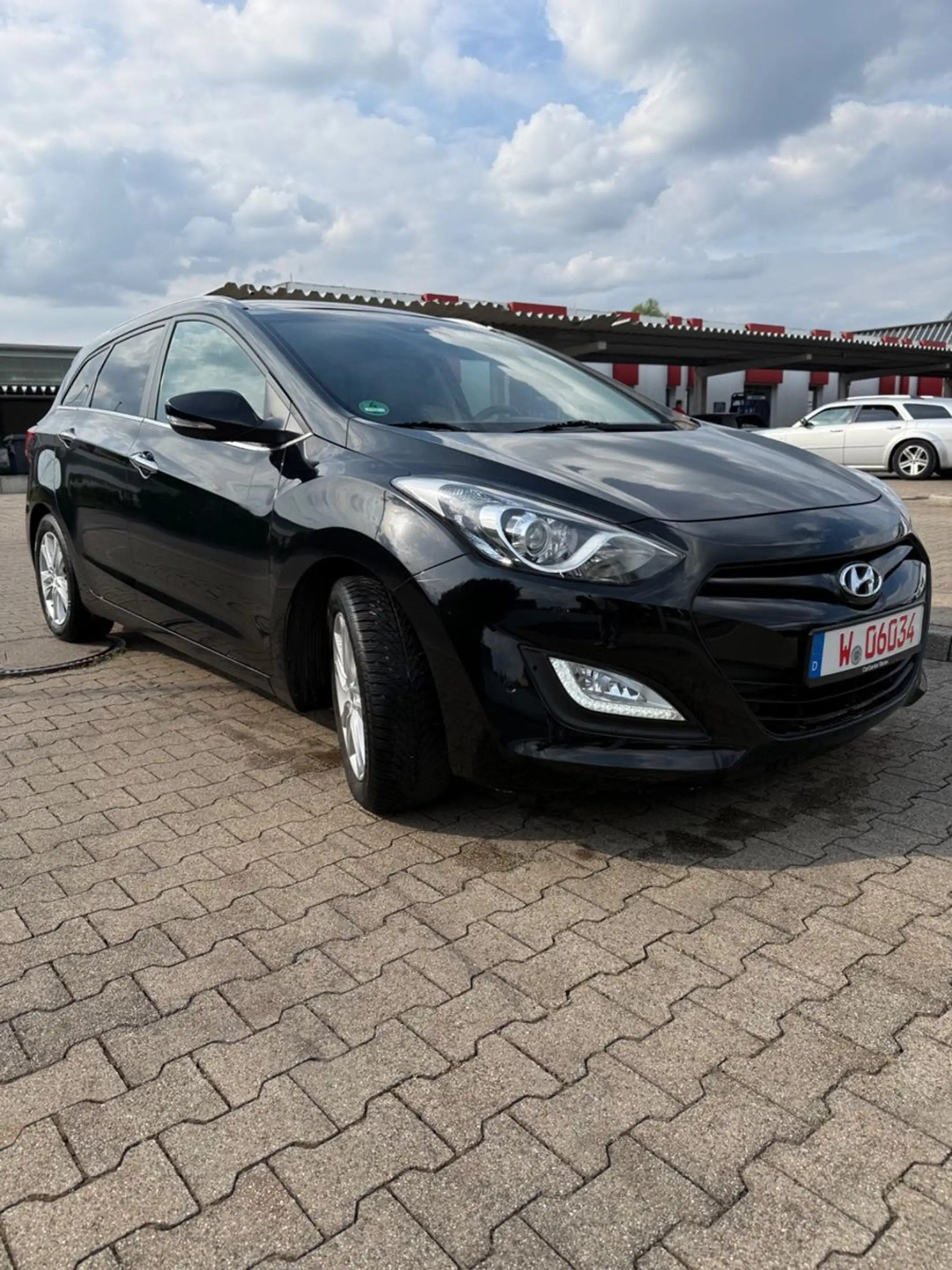 Hyundai i30 AUTO i30 Trend LEDER PANO SHZ — photo 3
