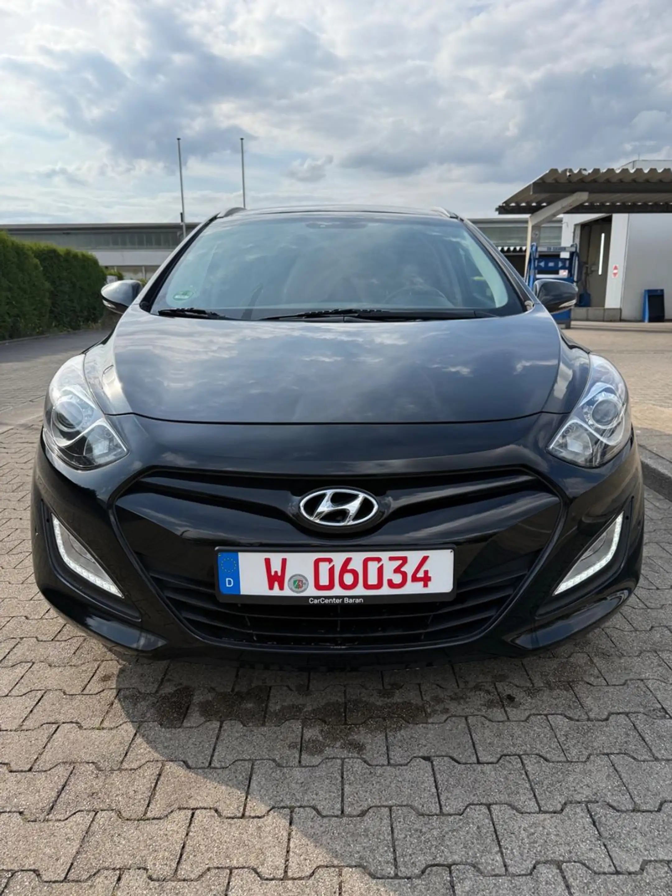Hyundai i30 AUTO i30 Trend LEDER PANO SHZ — photo 2