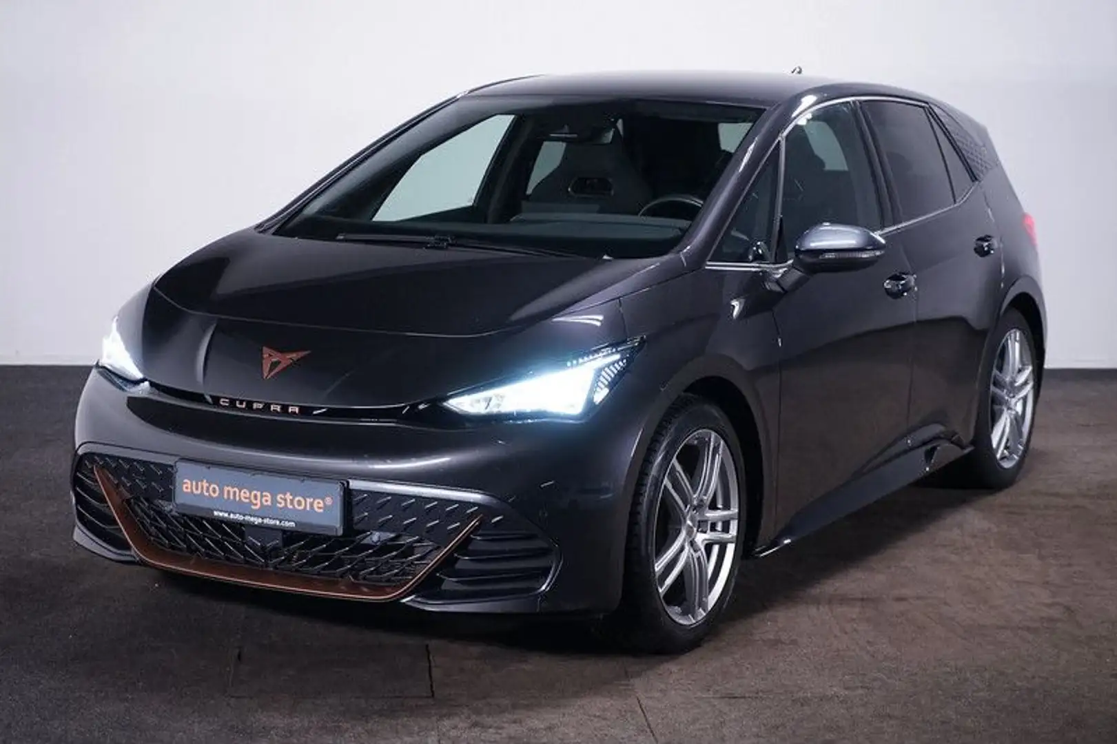 CUPRA Born 62 kWh*CCS*Pilot M Pack*Tech M Pack*Below Z Grau - 1