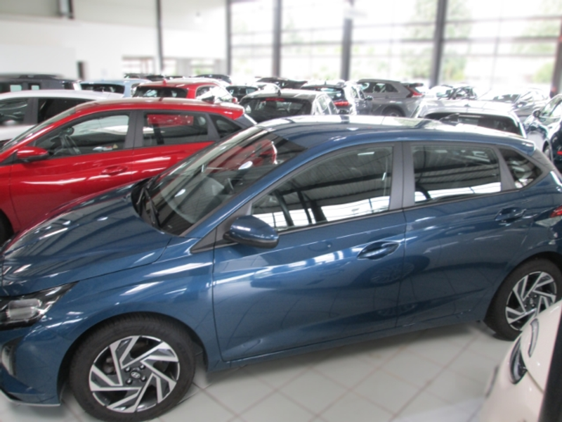 Hyundai i20 Trend Kamera Shz Navi Android Apple CarPlay — photo 6