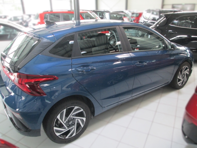 Hyundai i20 Trend Kamera Shz Navi Android Apple CarPlay — photo 5
