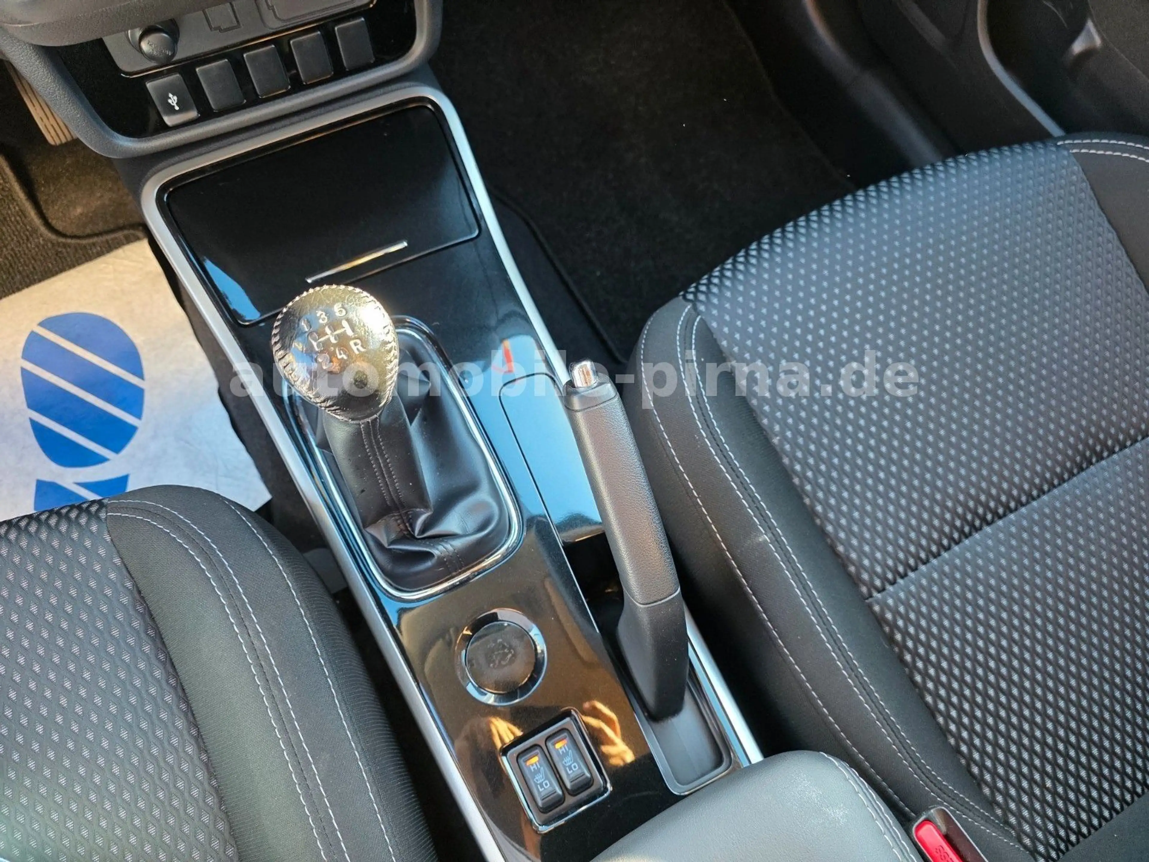 Mitsubishi Outlander 2.0 Diamant Ed. 2WD+NAVI/wenig KM/1.HD — photo 12