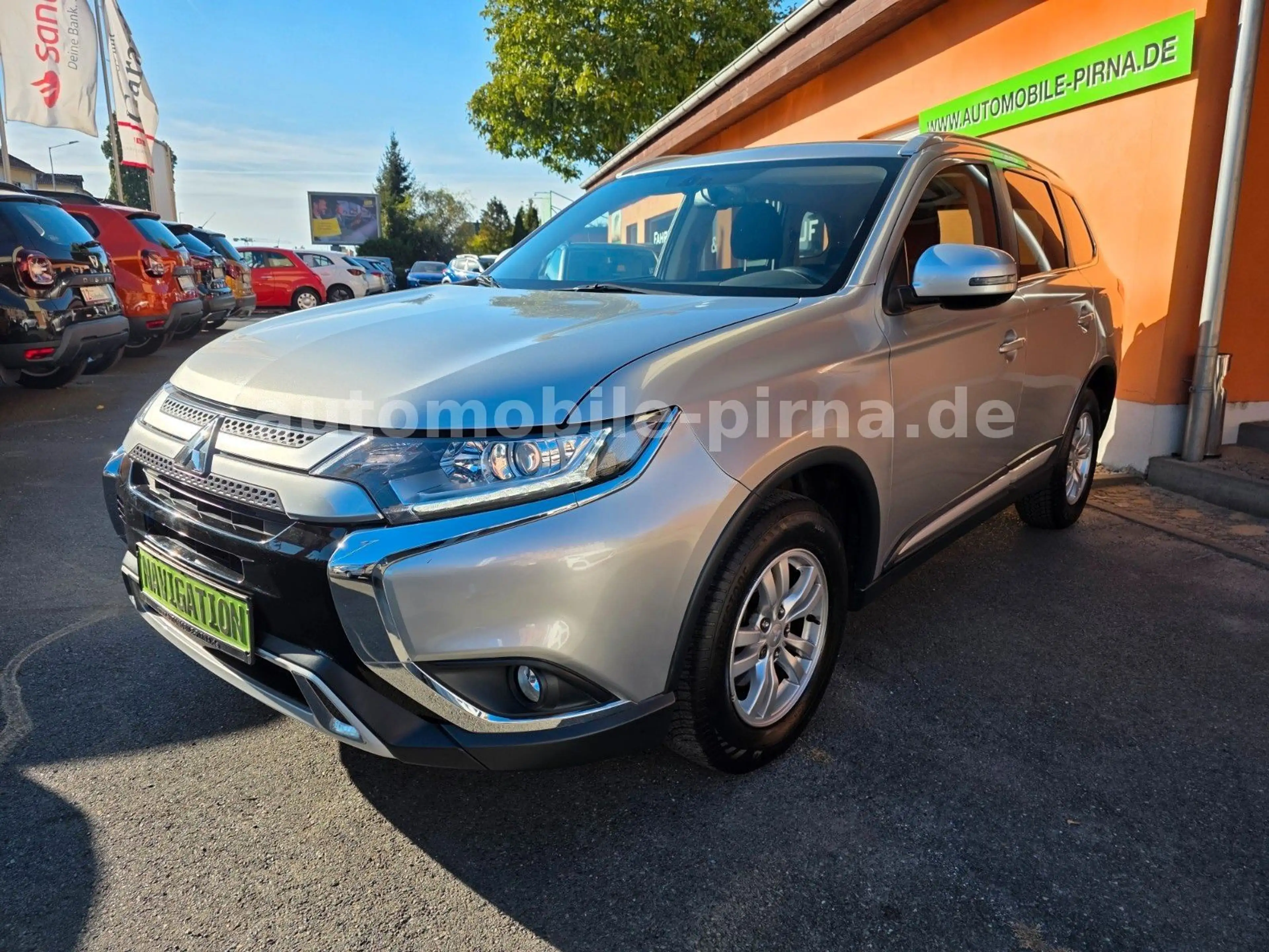Mitsubishi Outlander 2.0 Diamant Ed. 2WD+NAVI/wenig KM/1.HD — photo 3