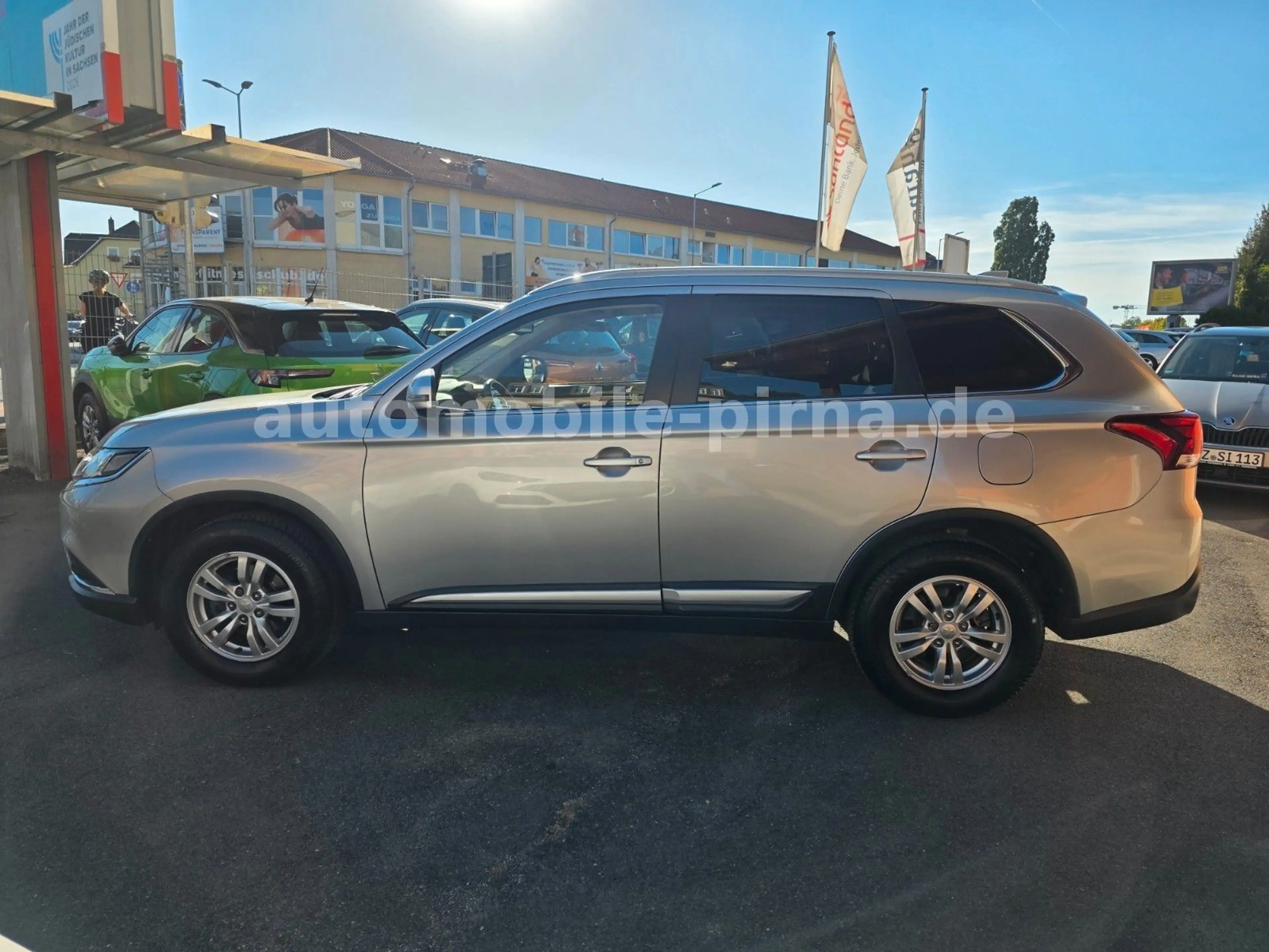 Mitsubishi Outlander 2.0 Diamant Ed. 2WD+NAVI/wenig KM/1.HD — photo 8