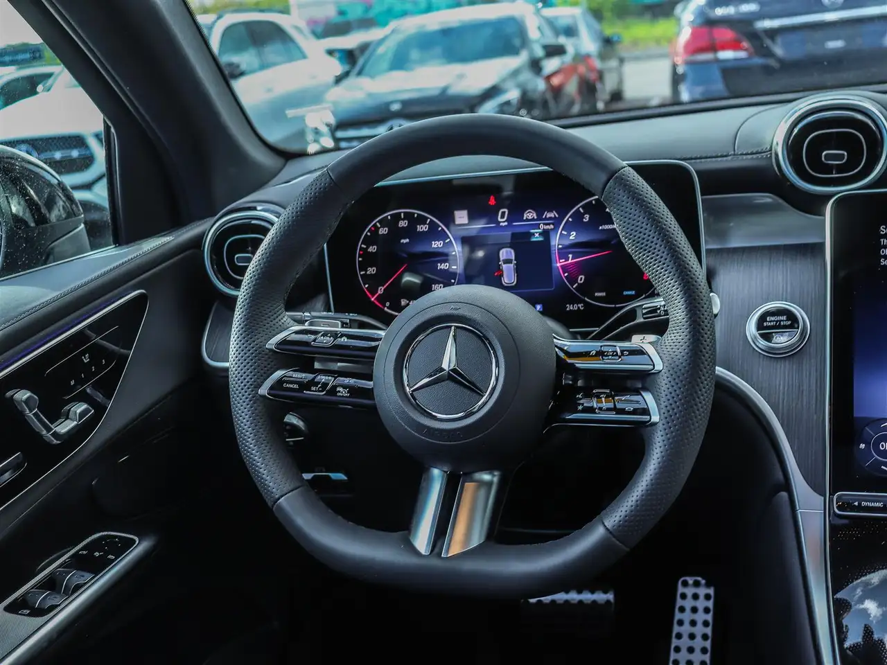 Mercedes-Benz GLC снимка Mercedes-Benz GLC
