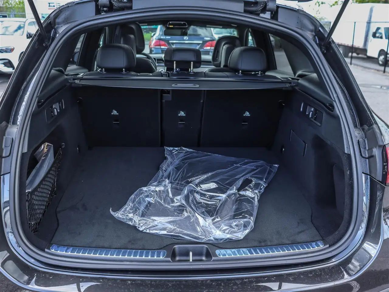 Mercedes-Benz GLC снимка Mercedes-Benz GLC