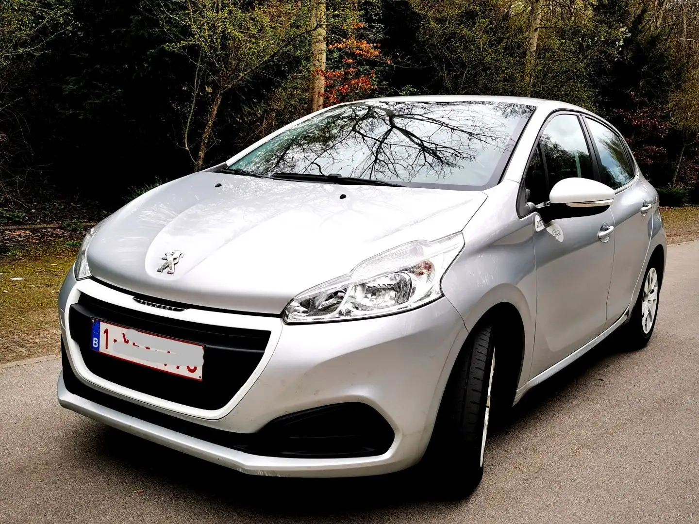 Peugeot 208 1.2i PureTech Like Zilver - 1