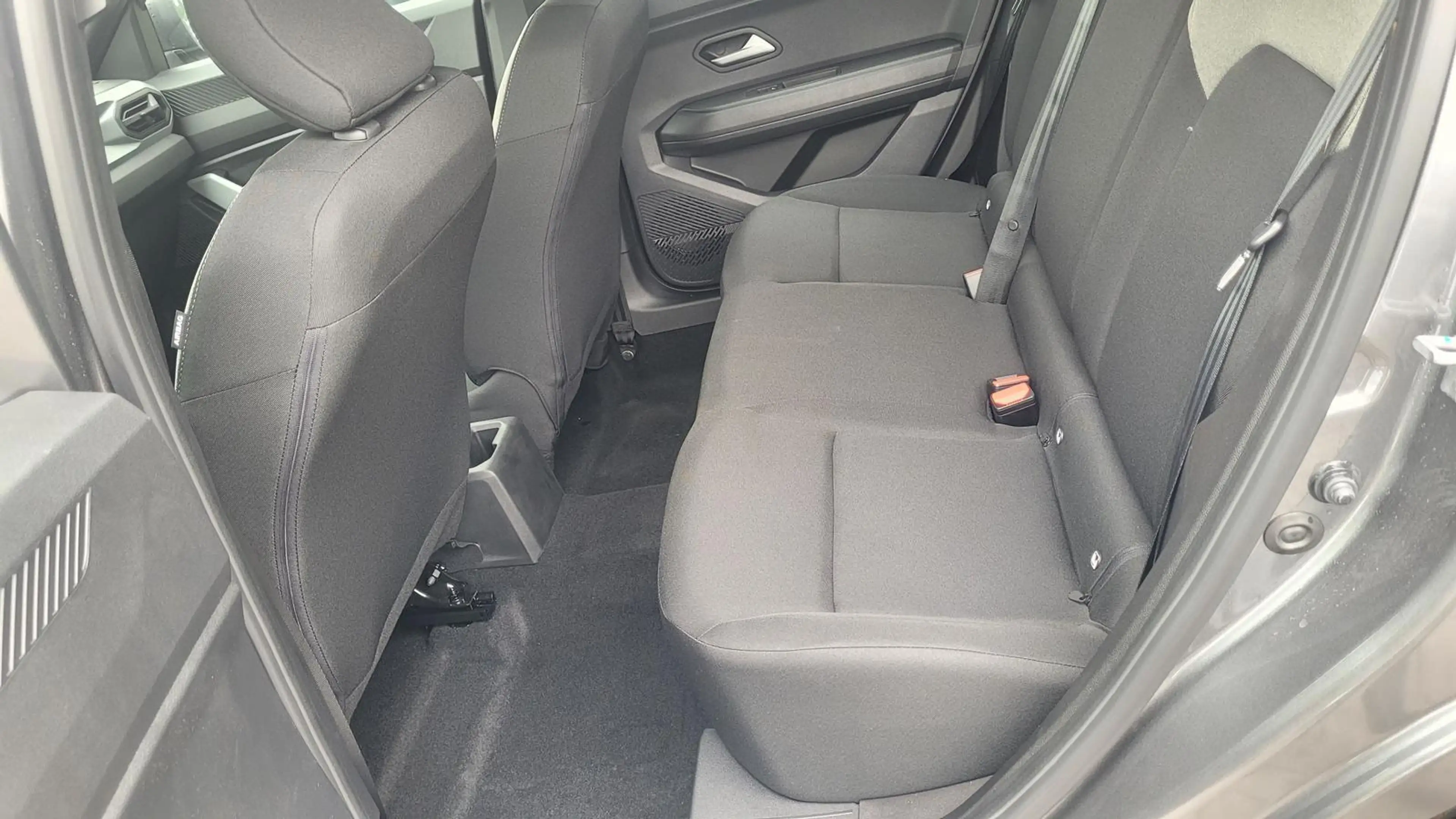 Dacia Bigster TCe 140  TCe140 Hybrid-G*LED*PDC*Cam*17Zoll*SHZ... — photo 9