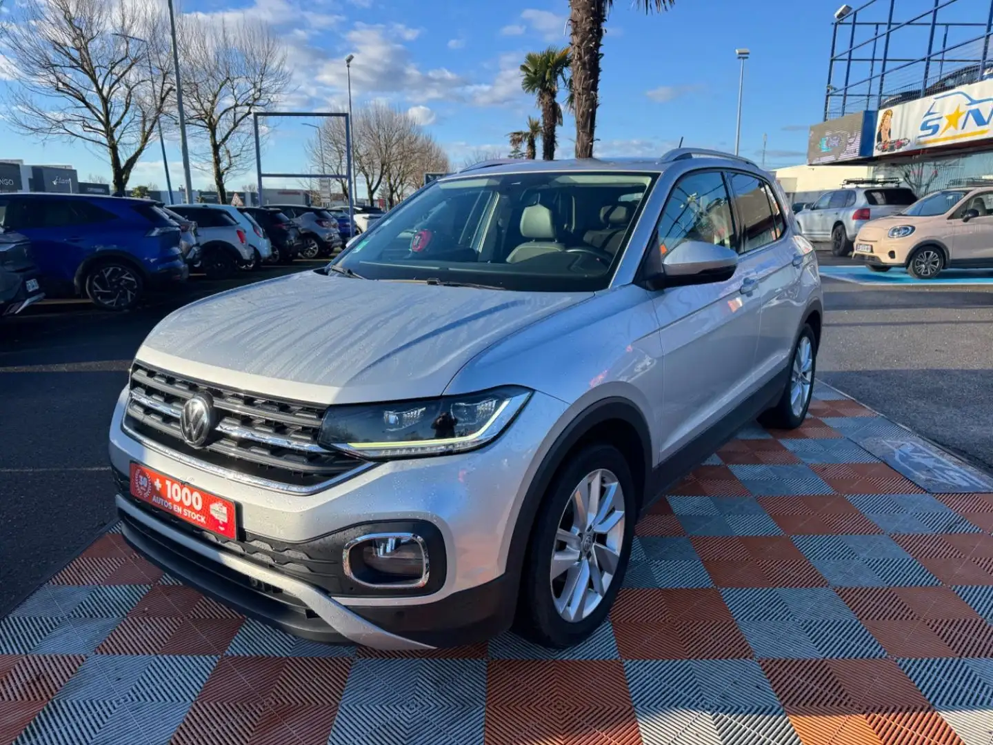 Volkswagen T-Cross 1.0 115 DSG7 CARAT GPS Grau - 2