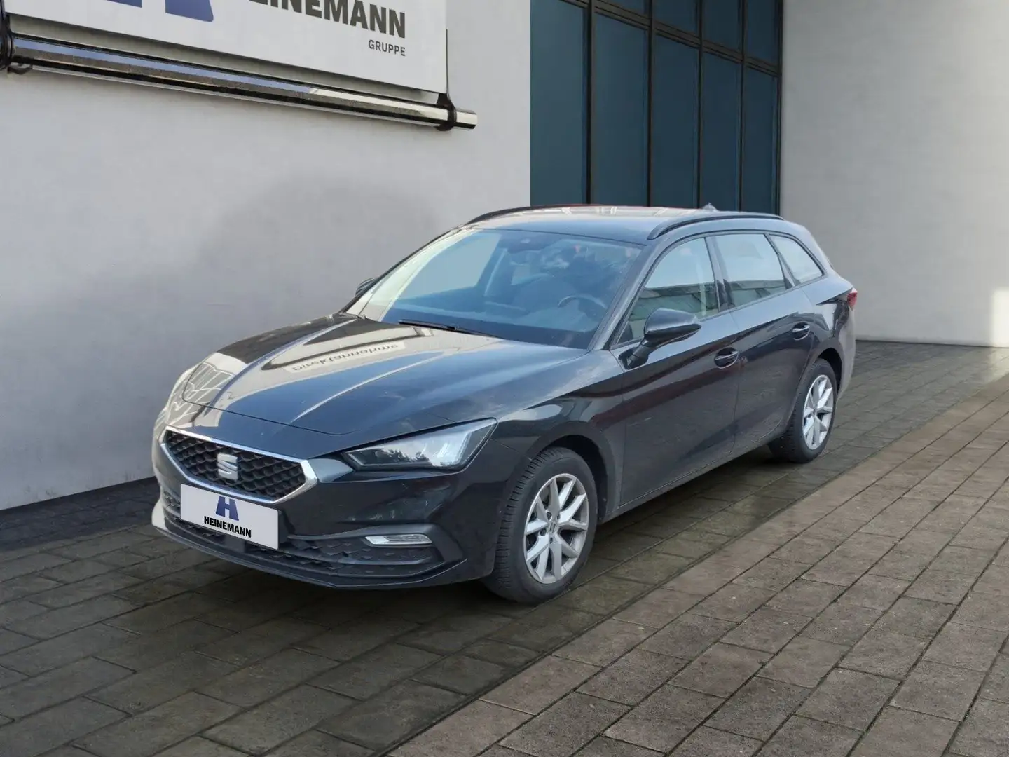 SEAT Leon Sportstourer 2.0 TDI DSG Style Navi LED Sit Schwarz - 1