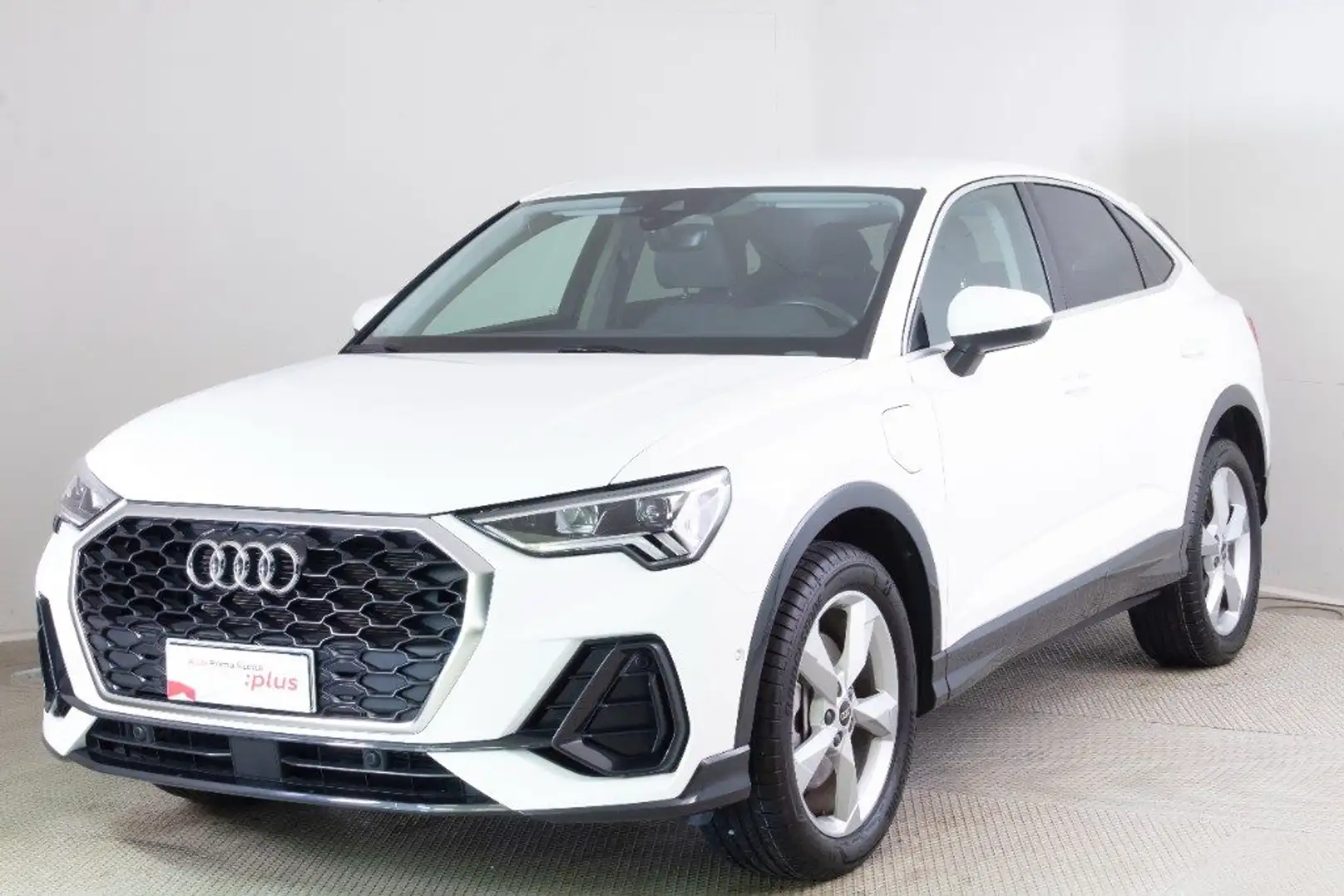 Audi Q3 SPB 45 TFSI e S tronic Business Plus Bianco - 1