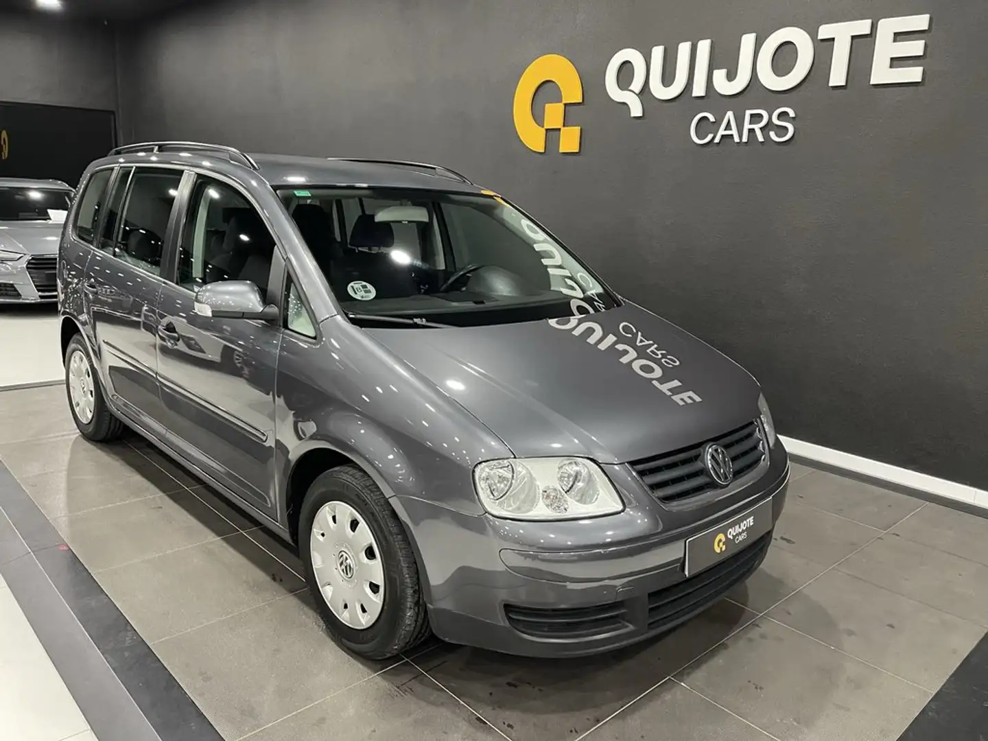 Volkswagen Touran 1.9TDI Edition Gris - 2
