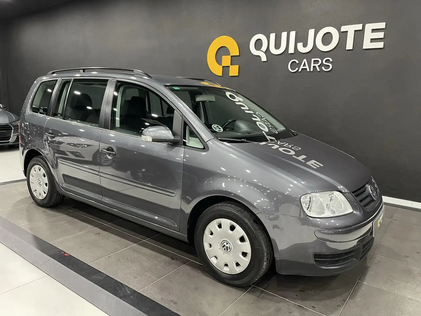 Volkswagen Touran 1.9TDI Edition Gris - 1