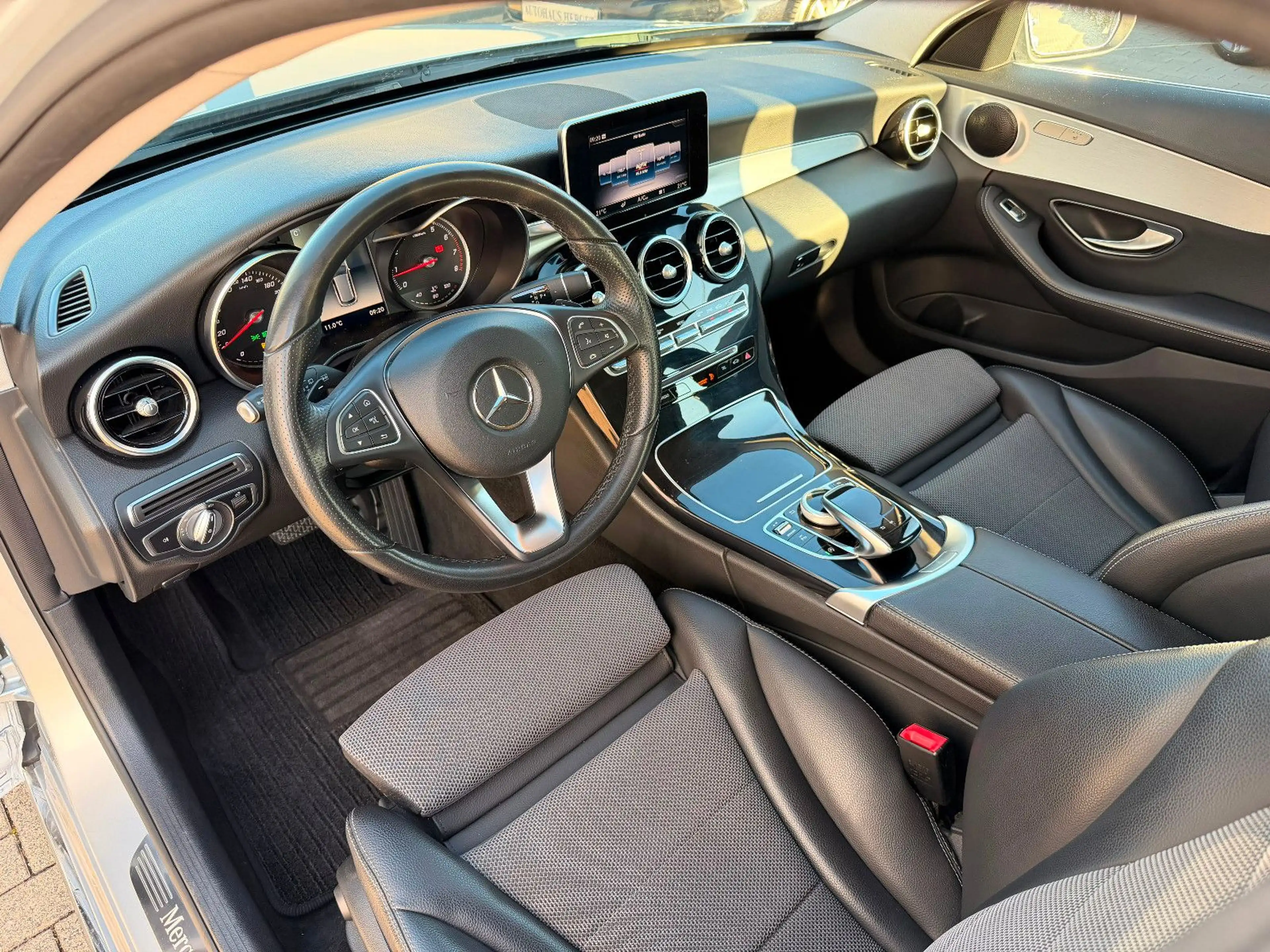 Mercedes-Benz C 180 T CGI 9G-Tronic Avantgarde — photo 10