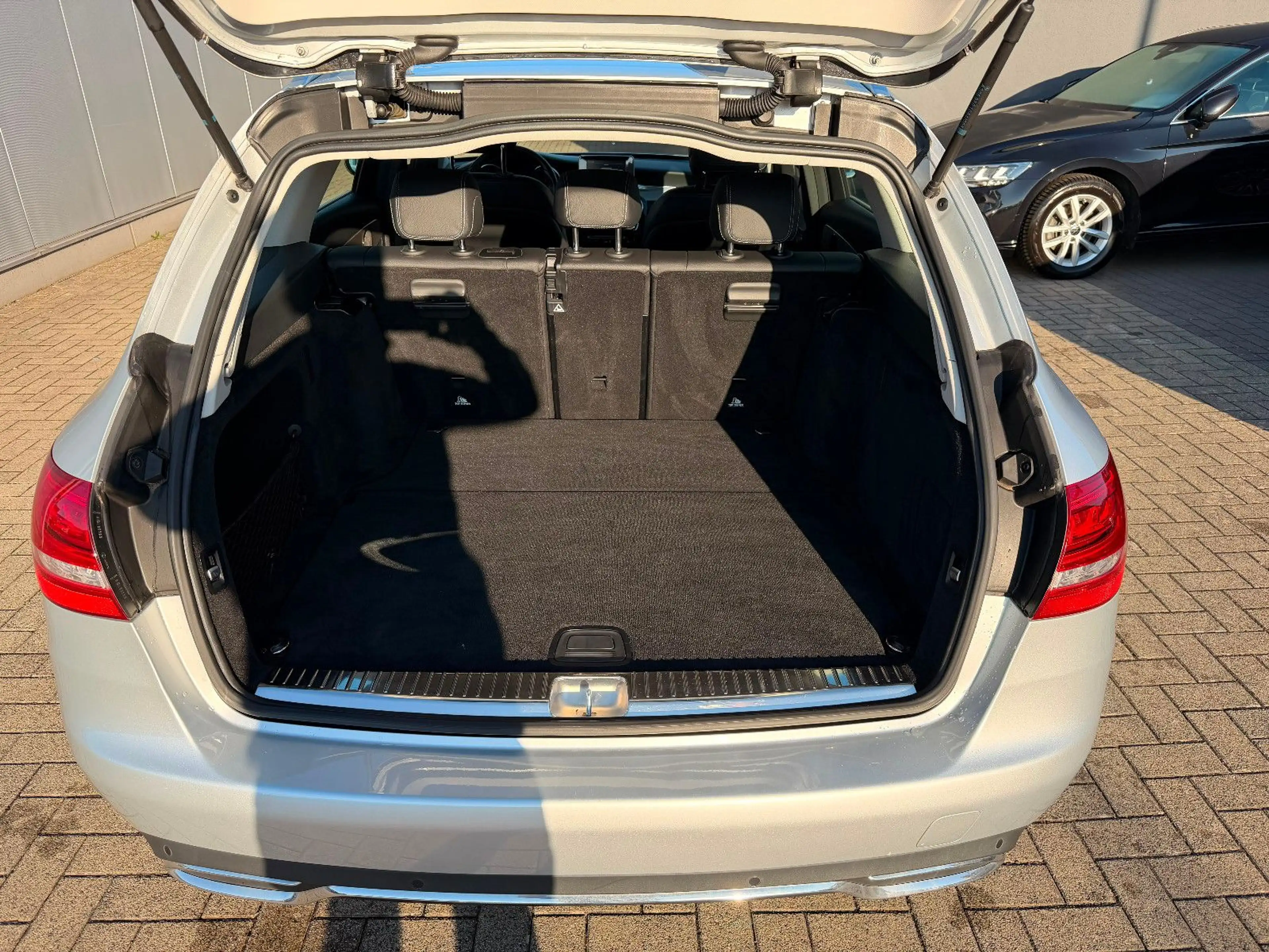 Mercedes-Benz C 180 T CGI 9G-Tronic Avantgarde — photo 14