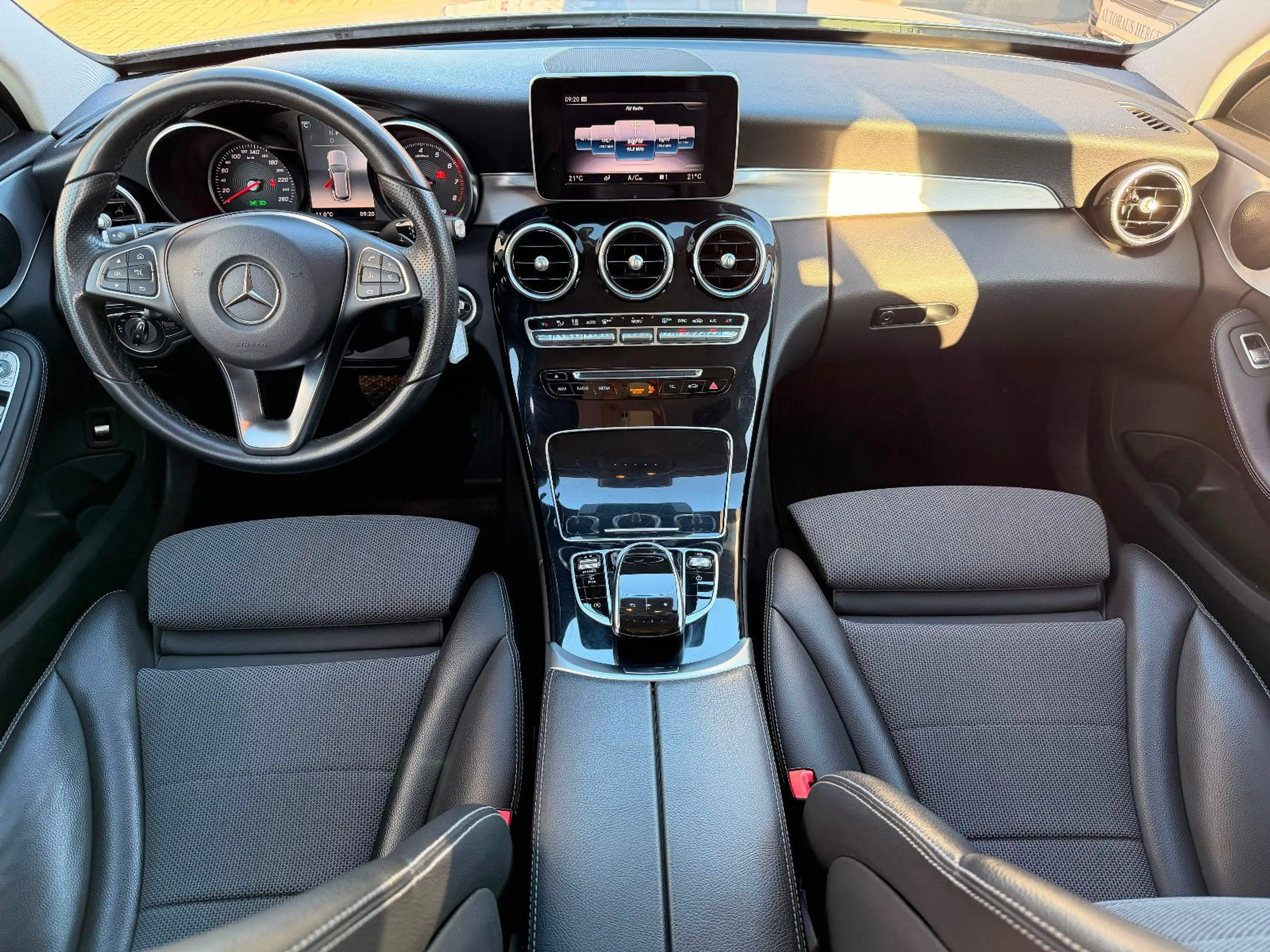 Mercedes-Benz C 180 T CGI 9G-Tronic Avantgarde — photo 12