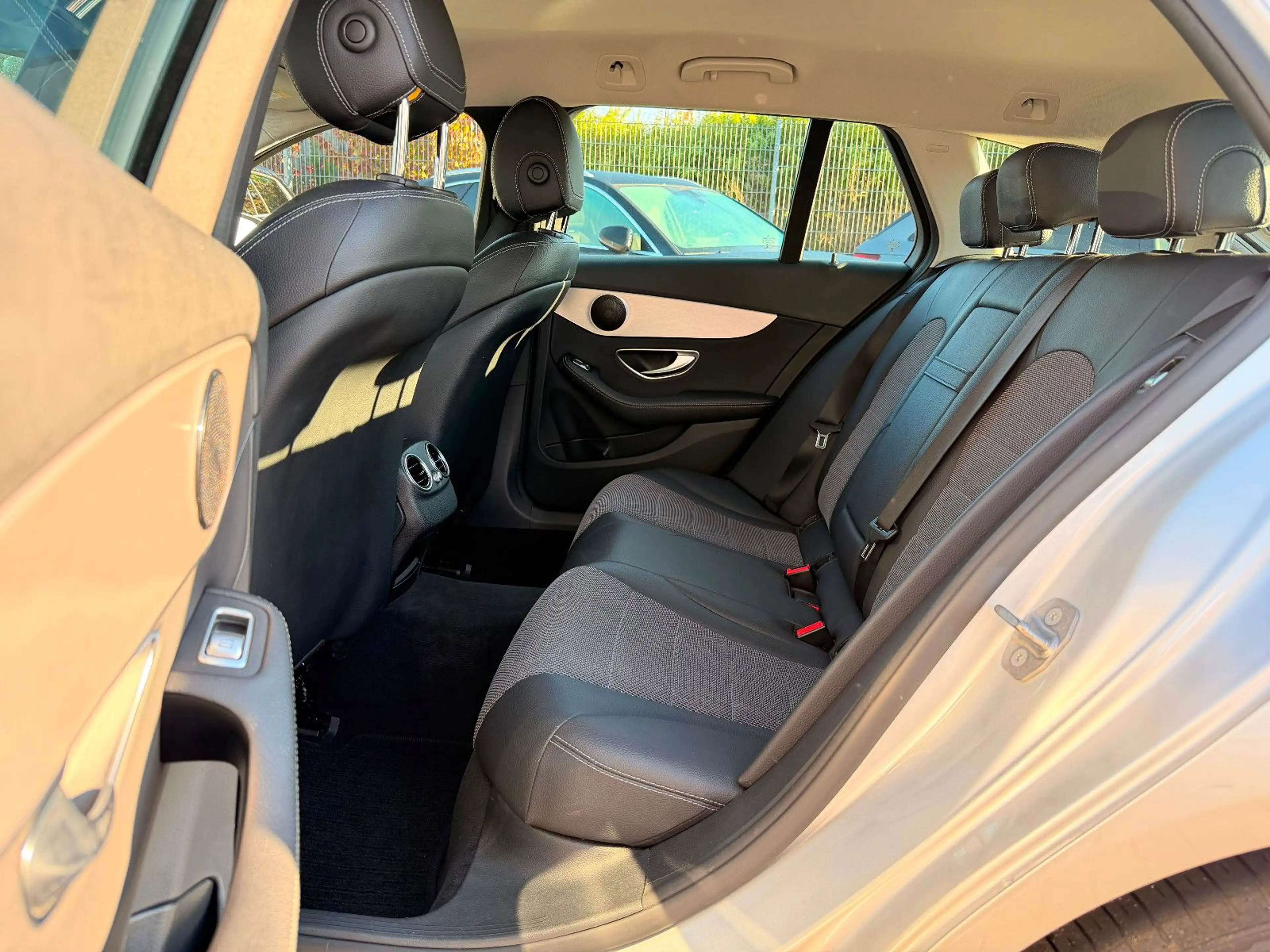 Mercedes-Benz C 180 T CGI 9G-Tronic Avantgarde — photo 11