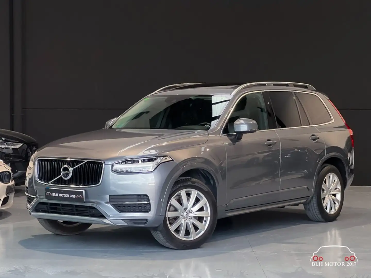 Volvo XC90 2.0 D5 AWD Momentum C Auto Gris - 1