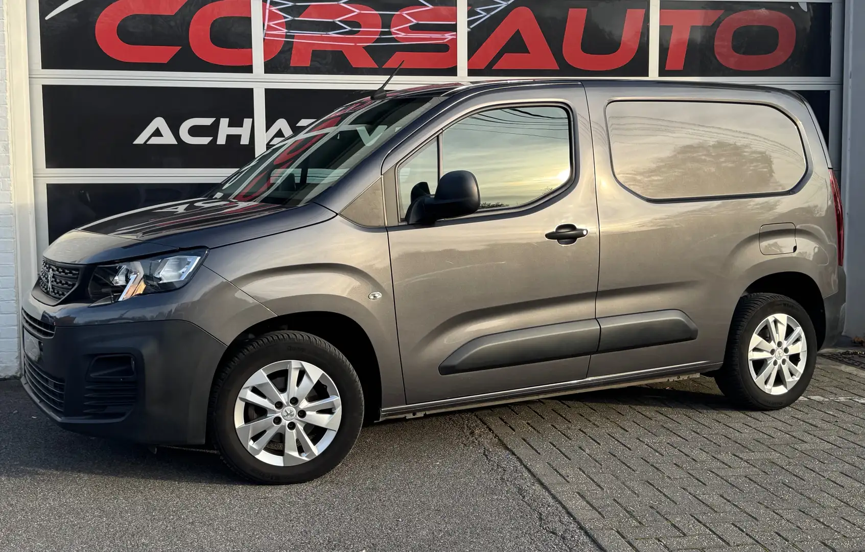 Peugeot Partner 1.6 BlueHDi NAVI CLIM CRUISE MEDIA JA DETECT Gris - 1