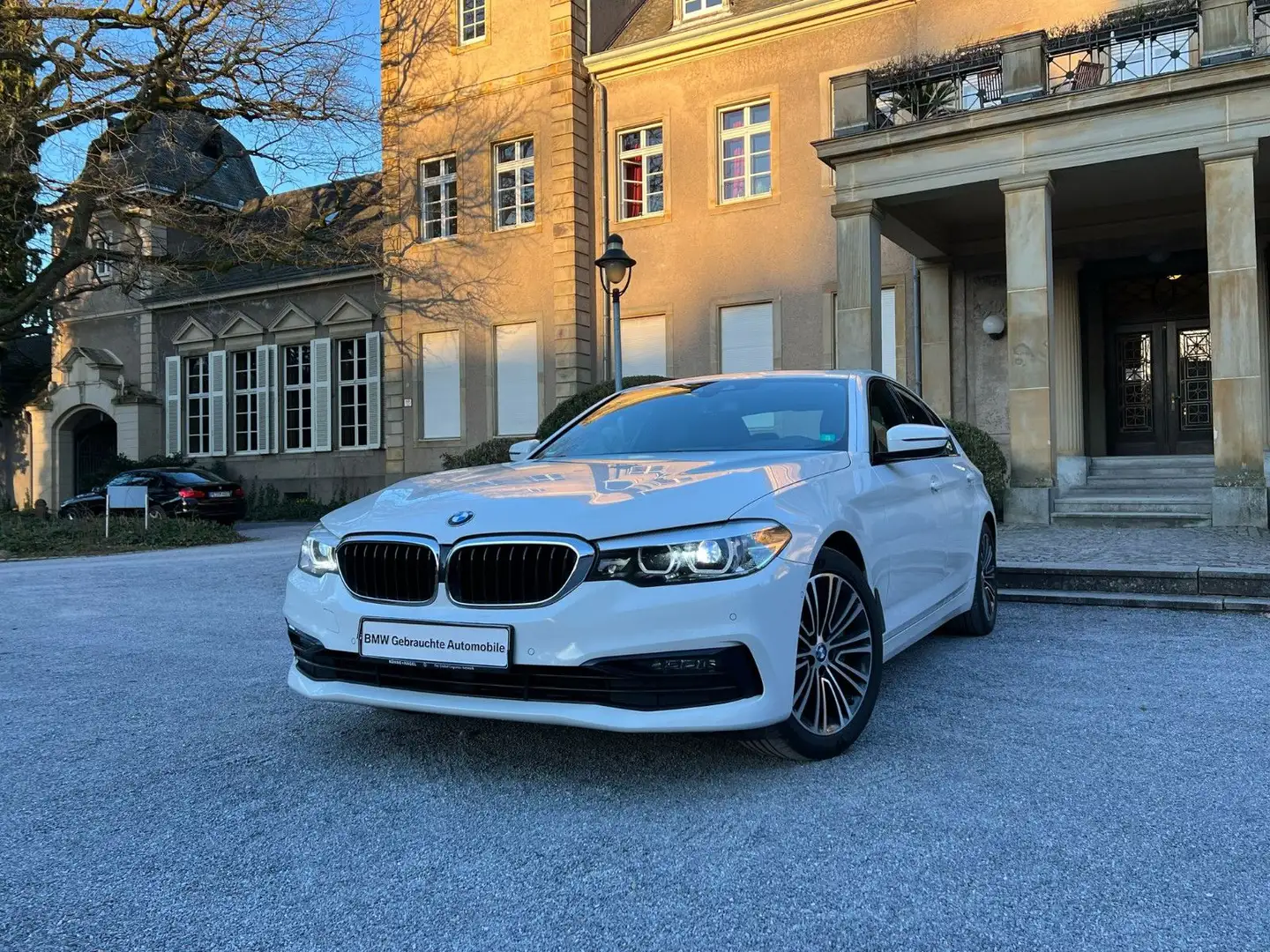 BMW 530 d Sport Head-Up LED Parking Assist.Glasdach Weiß - 1