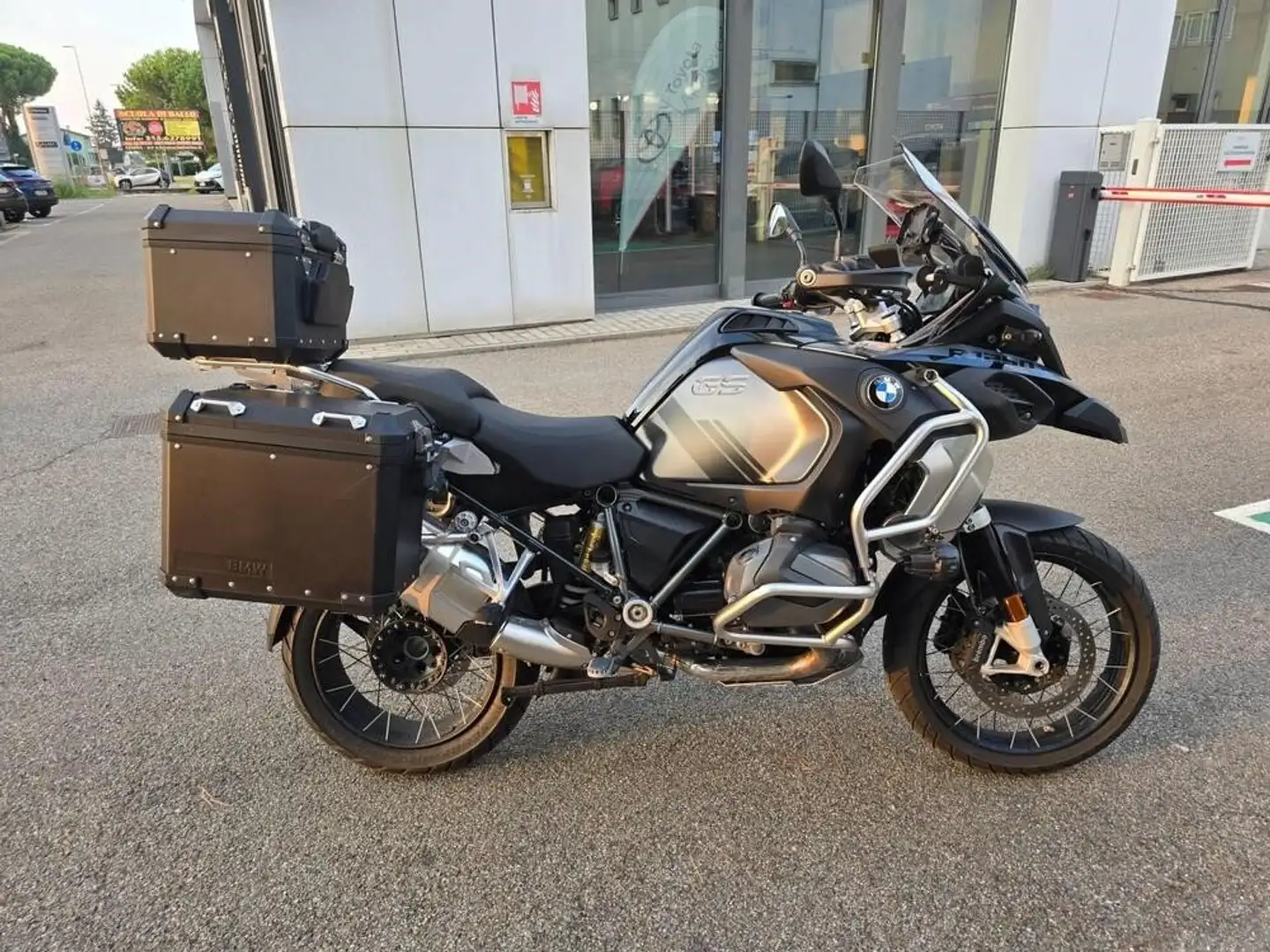 BMW R 1250 GS Adventure Noir - 2