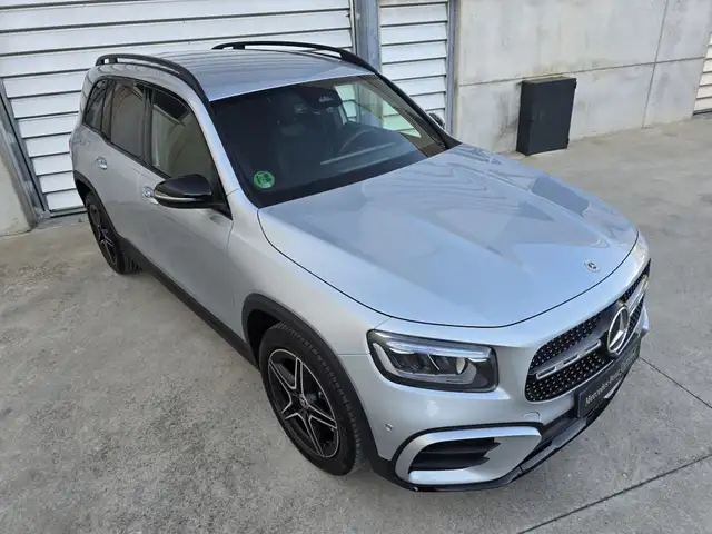 Mercedes-Benz GLB view 12