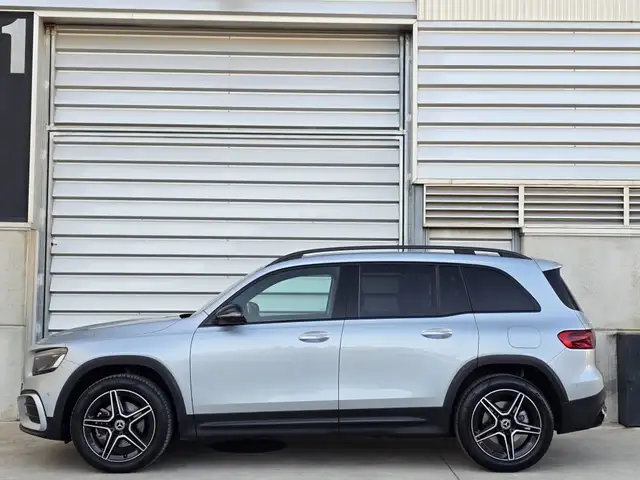 Mercedes-Benz GLB view 13