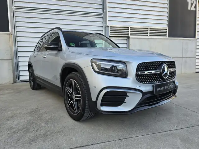 Mercedes-Benz GLB view 8