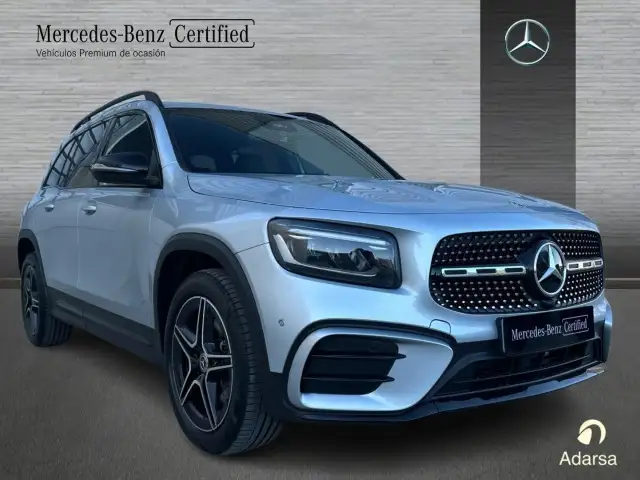 Mercedes-Benz GLB view 3