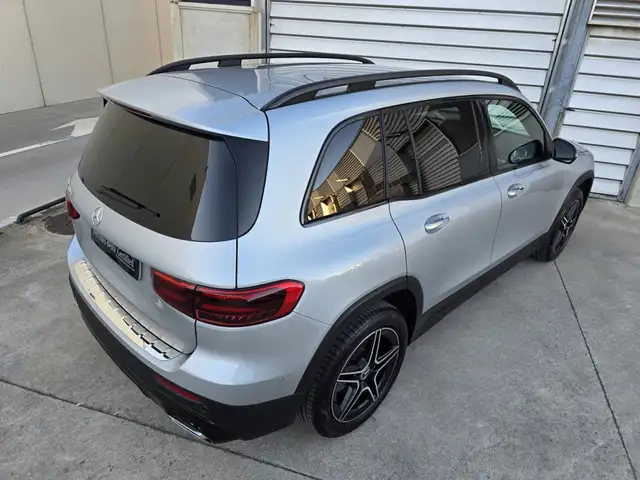 Mercedes-Benz GLB view 14