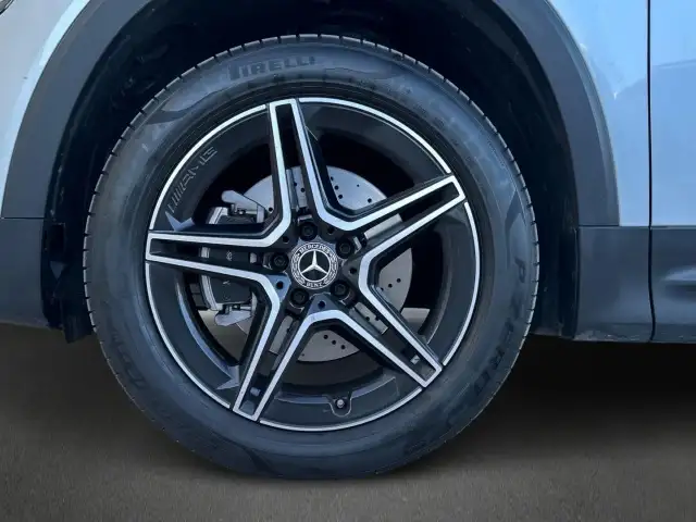 Mercedes-Benz GLB view 5